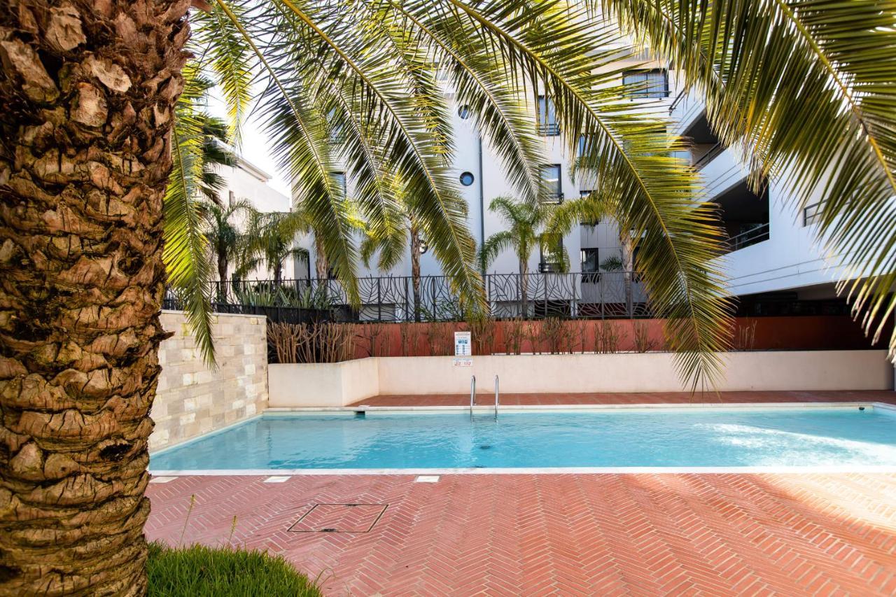 Renovated 2-Br Apartment With Terrace And Pool 칸느 외부 사진