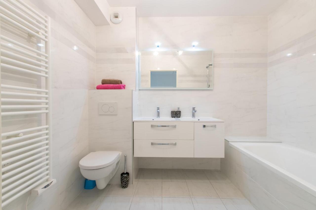 Renovated 2-Br Apartment With Terrace And Pool 칸느 외부 사진