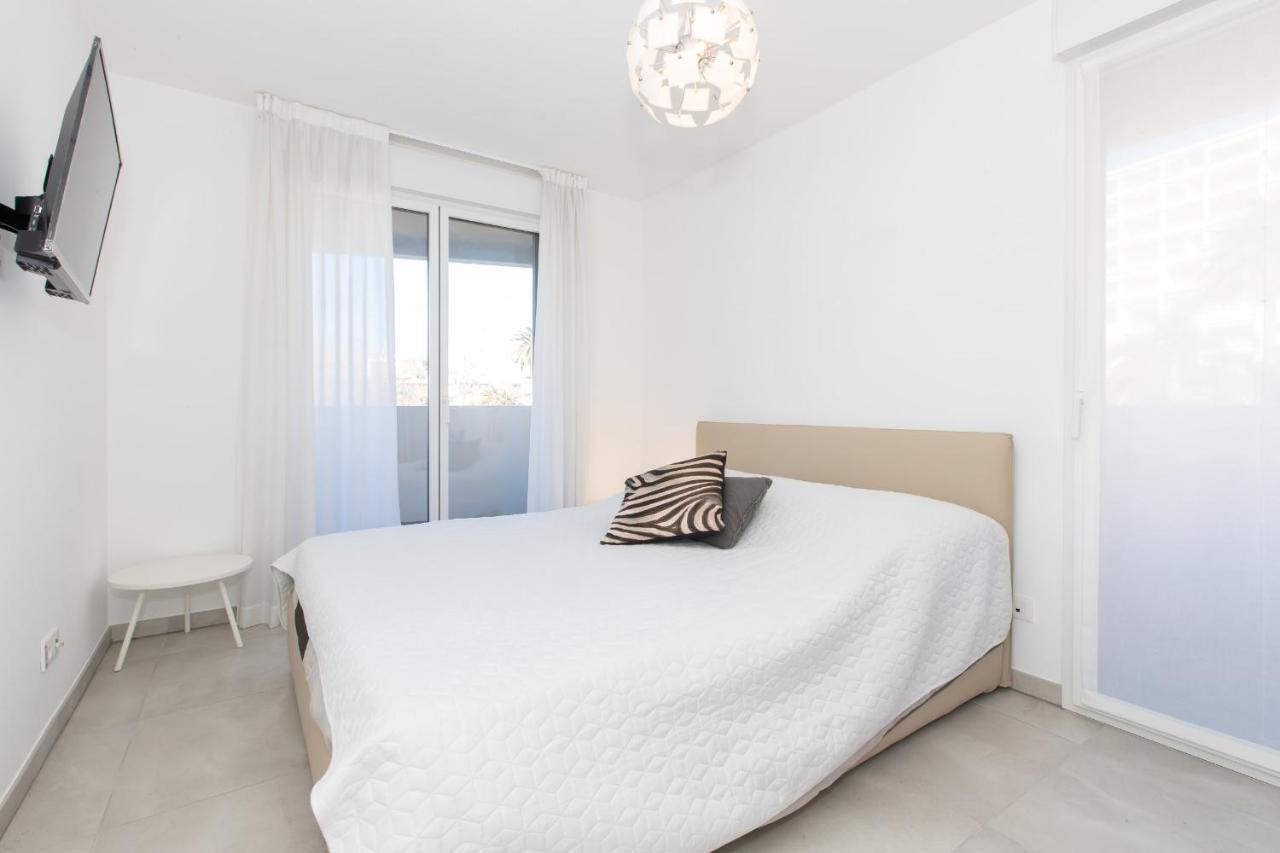 Renovated 2-Br Apartment With Terrace And Pool 칸느 외부 사진