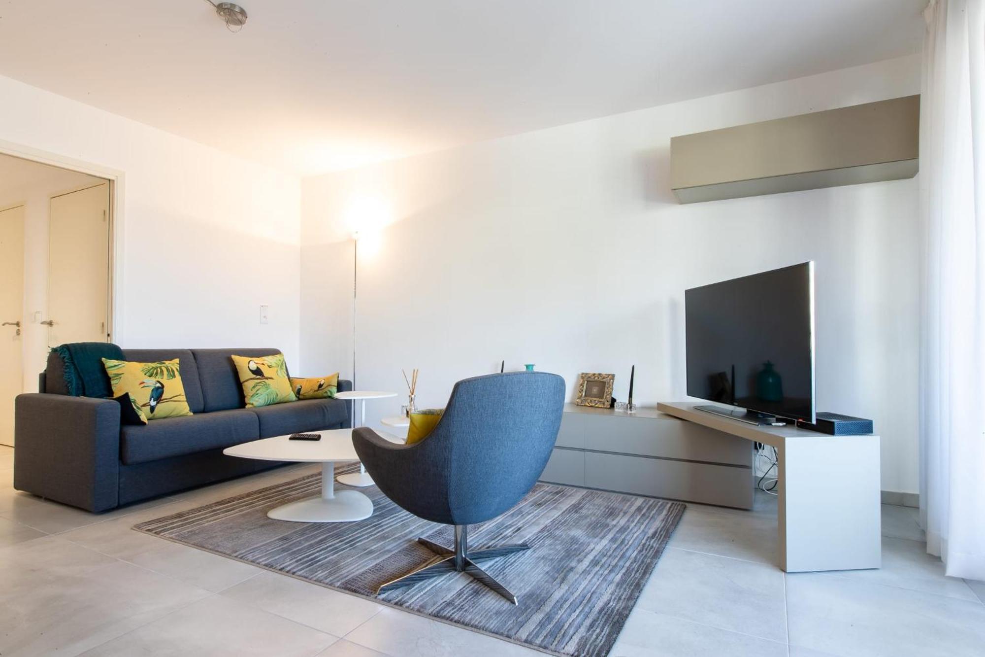 Renovated 2-Br Apartment With Terrace And Pool 칸느 외부 사진